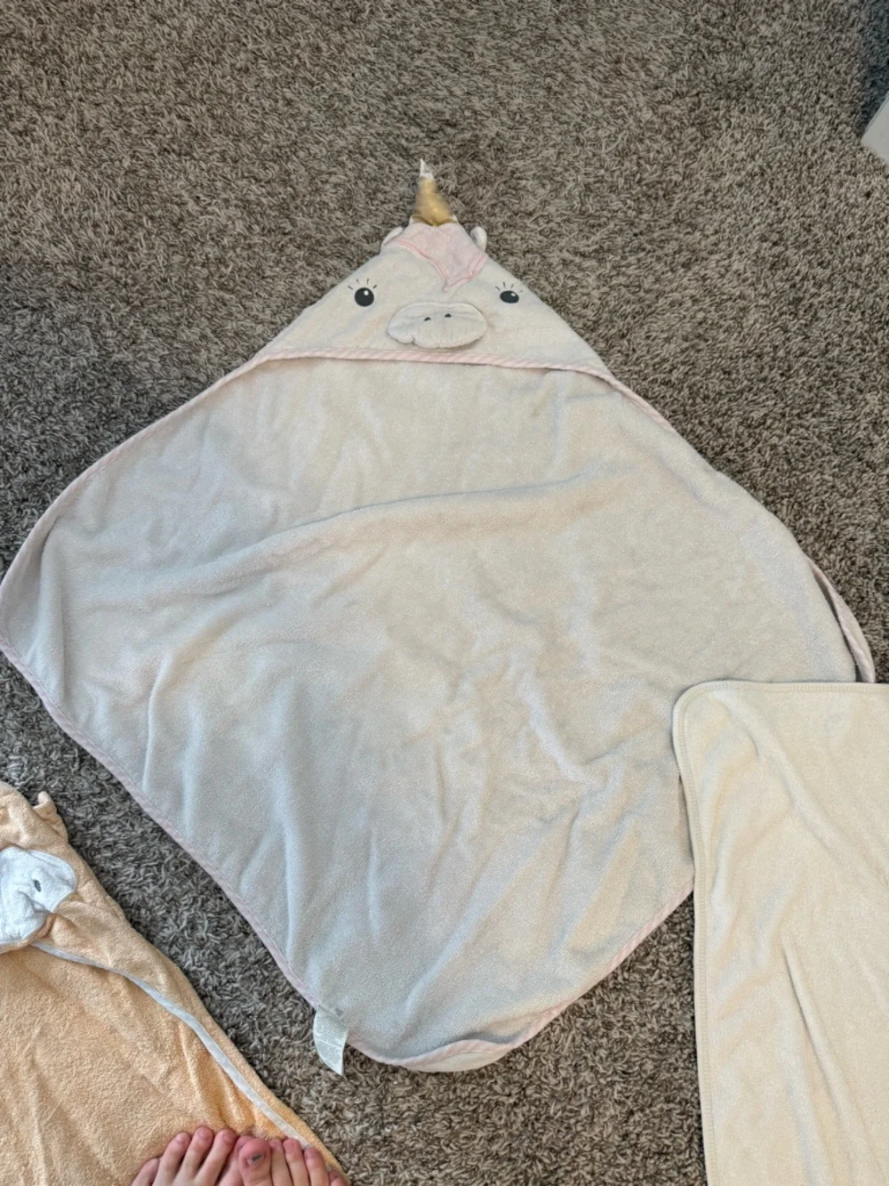 Set of 4 bay bath towels- most are cloud island brand except panda